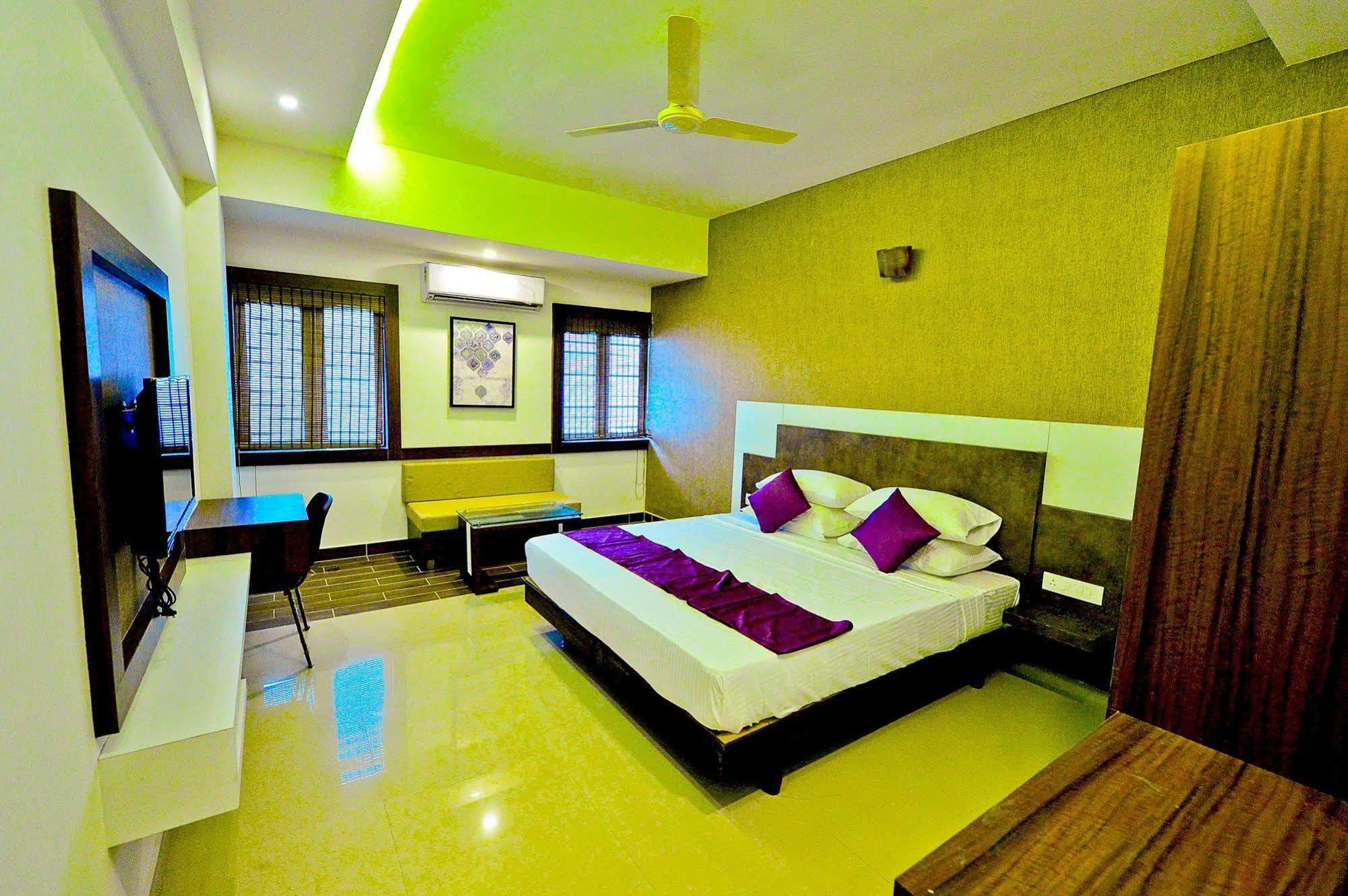 Qik Stay @ S.K. Continental Mysore Eksteriør bilde